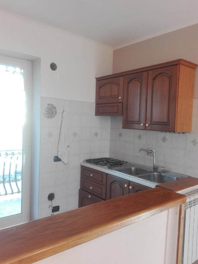 A Santy'S House 1Piano-No Lift-Shuttle A Pagamento-Raggiungibile A Piedi Aeroporto-Fermata Bus Fiera Di Roma A 3 Minuti-Air Condiz Ed Extra Bed For A Fee A Pagamento Apartment Fiumicino Ngoại thất bức ảnh